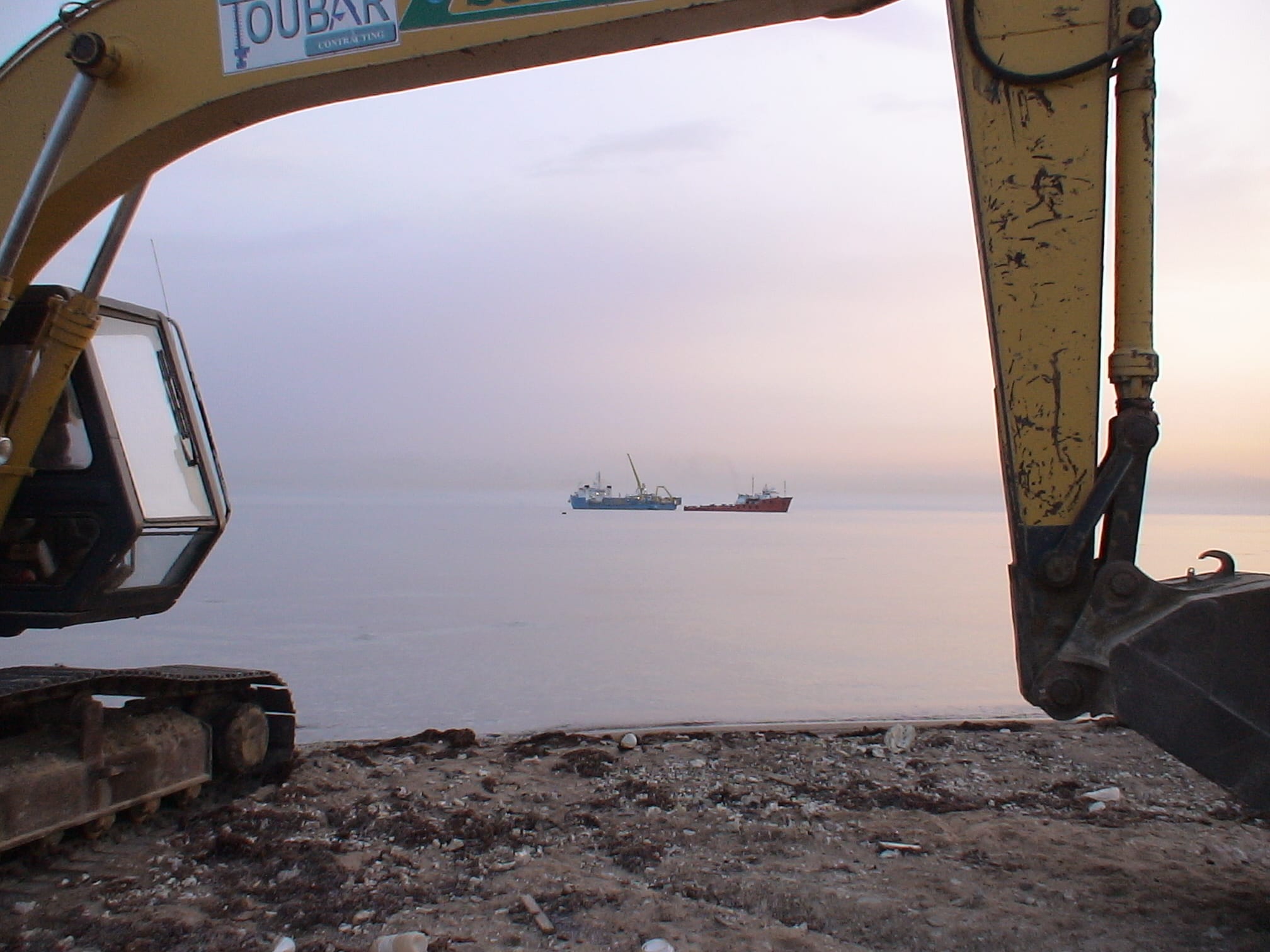 Equipment on the shore at the close of the works.